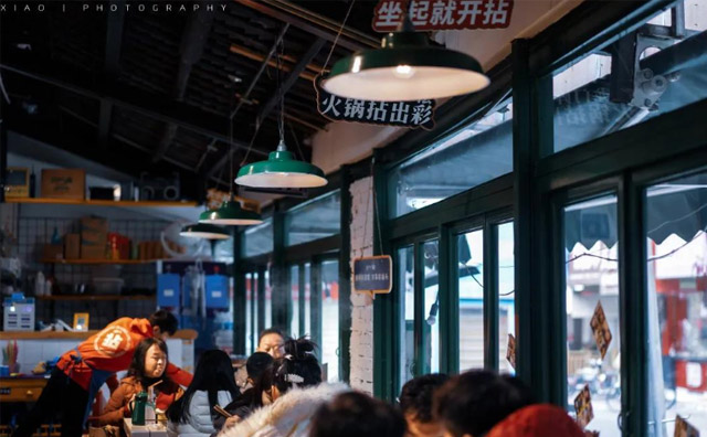 餐饮行业加速复苏 有拈头成都市井竟博电竞（中国）有限公司门店全线复工